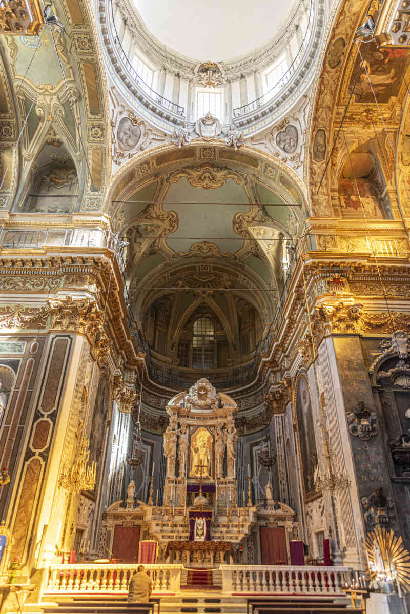 Italia - Génova 100 - iglesia de los Santos Víctor y Carlos.jpg